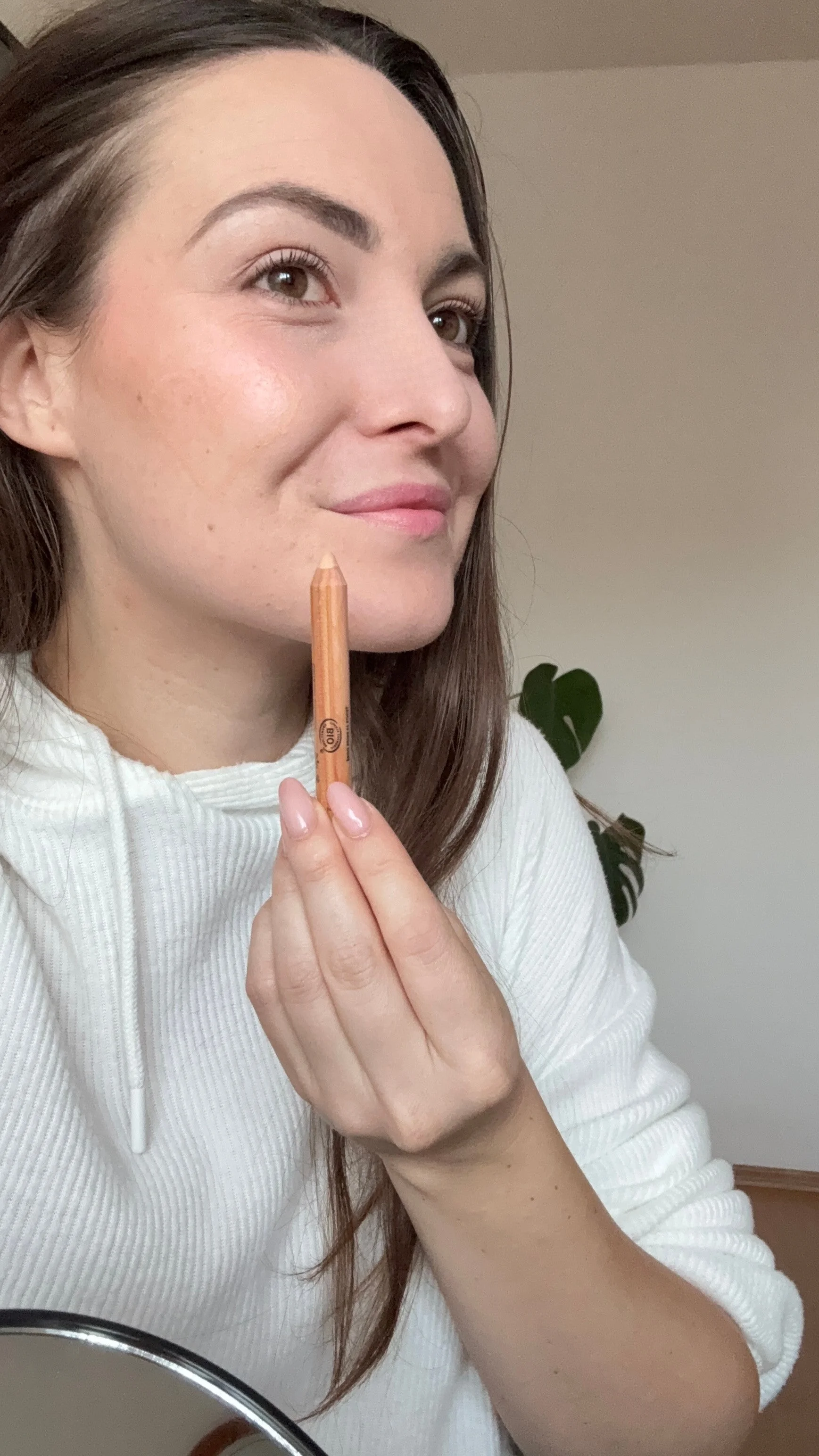 SO’BiO étic Korektor BIO (4 g) 25 BEIGE DORÉ — zlatá béžová - zakryje nedokonalosti pleti