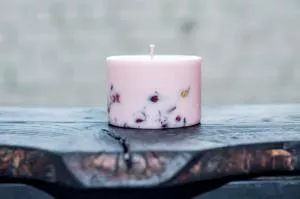 TL Candles Sviečka s vôňou ruže a medu XL