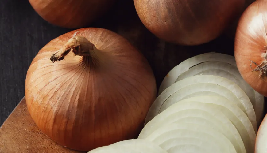 Bojujte s pätovou ostrohou efektívne pomocou cibule