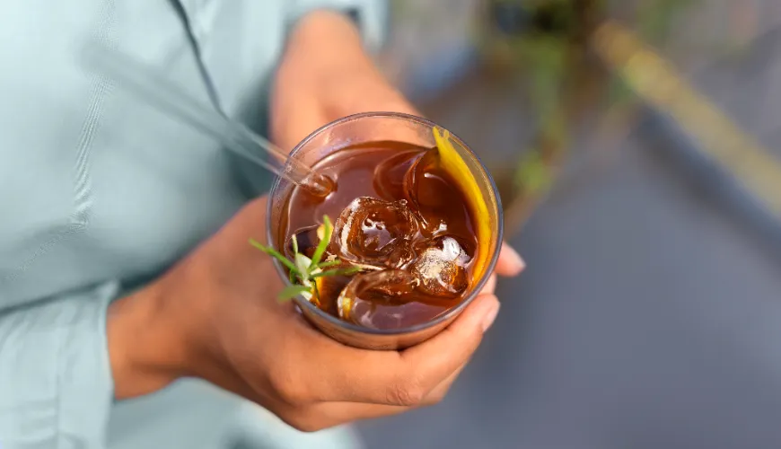 Objavte kúzlo cold brew čaju a jeho jemnú chuť